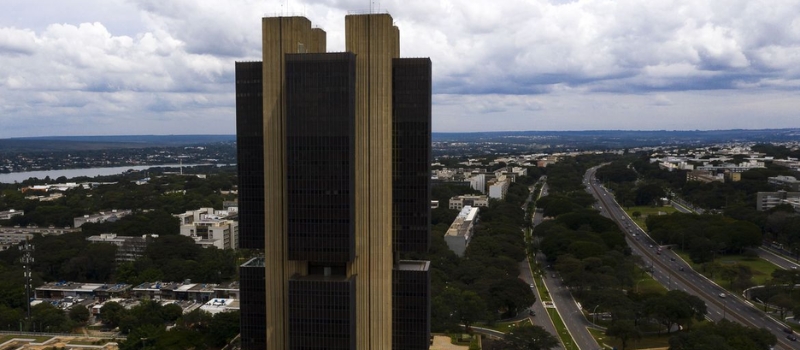 Banco central mantém taxa Selic em 15% por segundo mês consecutivo